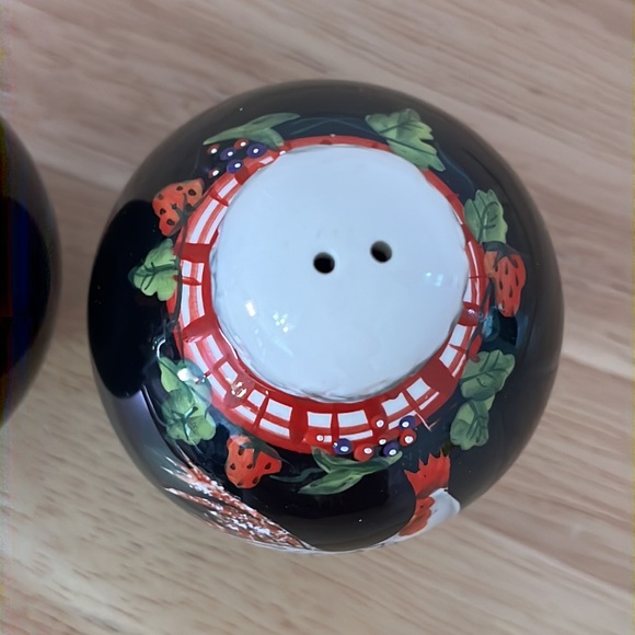 Vintage Chicken/Rooster Black Decorated Salt & Pepper Shakers Bella Casa by Ganz - Picture 7 of 13